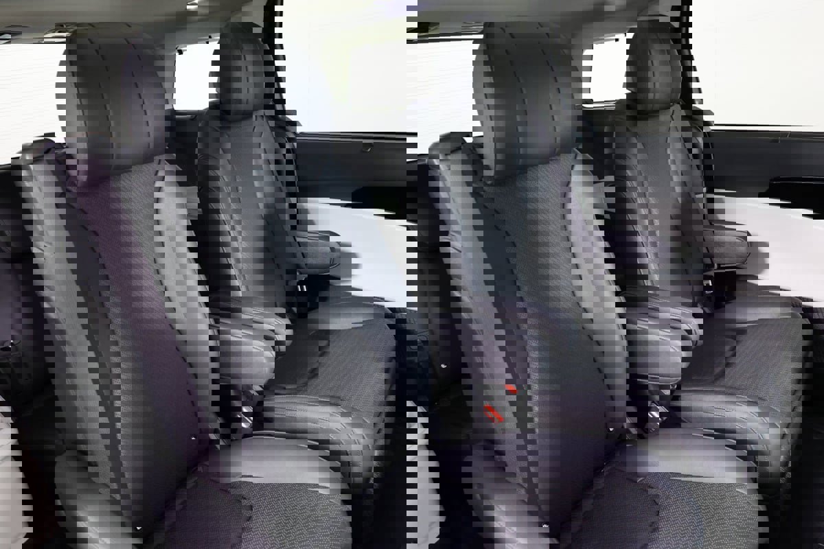 Used 2024 Kia Carnival SX Prestige image 33