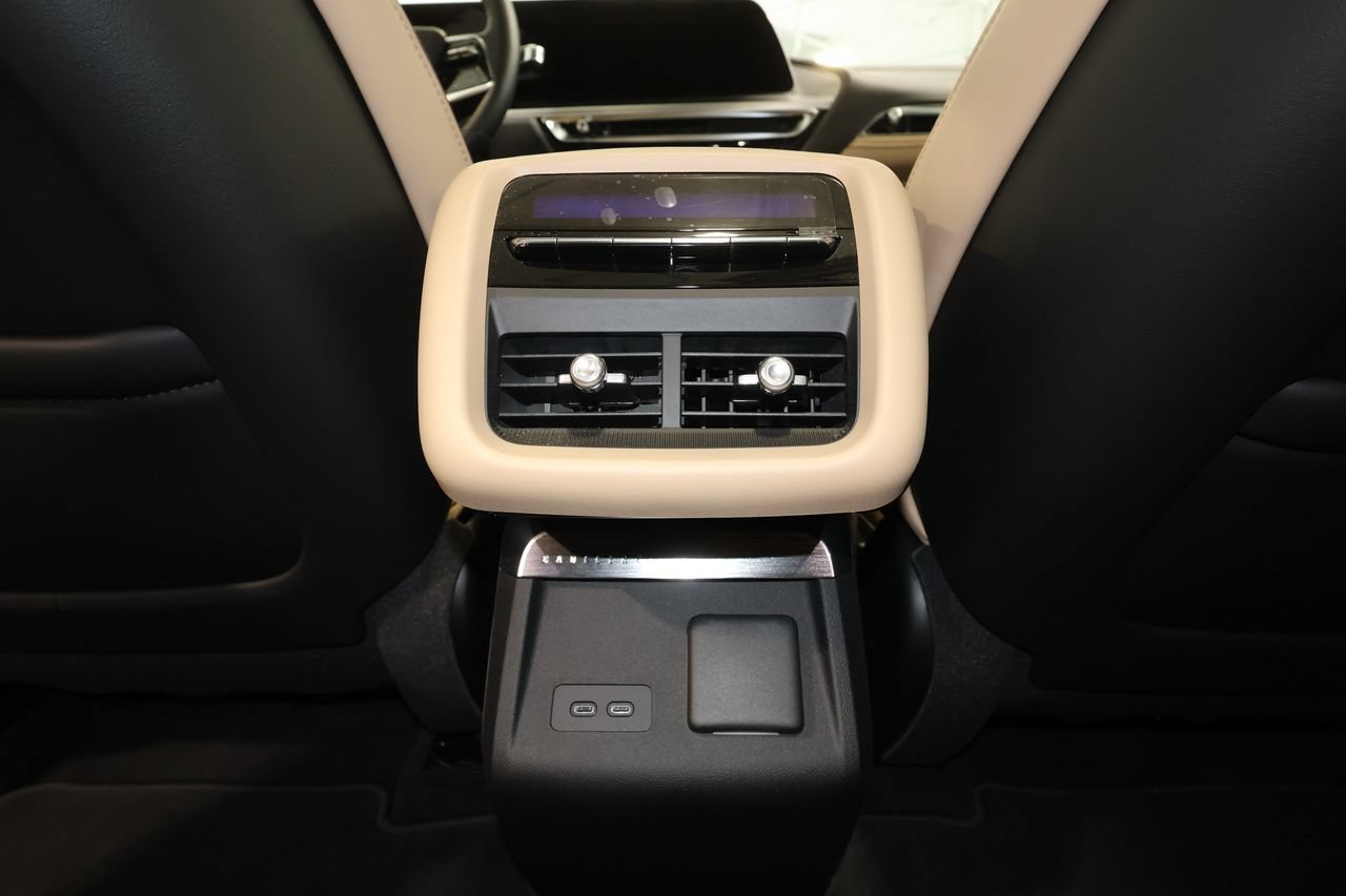 Certified 2026 Cadillac Lyriq Signature Luxury w/ Nappa Leather Package AWD/4WD image 29