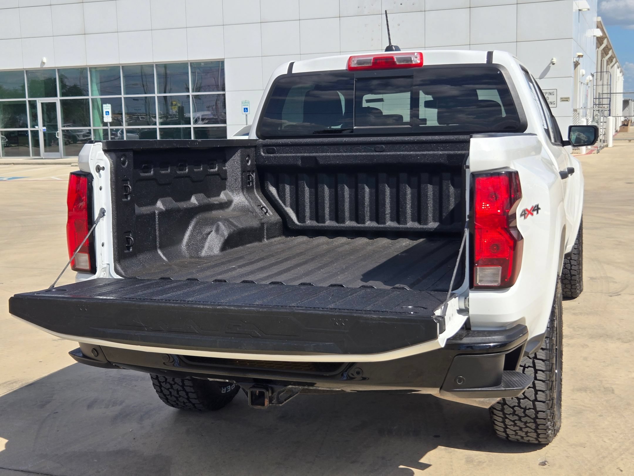 Certified 2025 Chevrolet Colorado W/T w/ Advanced Trailering Package AWD/4WD image 26