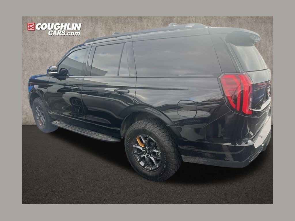 Used 2025 Ford Expedition Tremor image 1