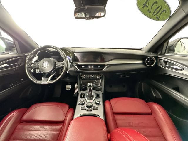 Used 2024 Alfa Romeo Stelvio Veloce AWD/4WD image 31