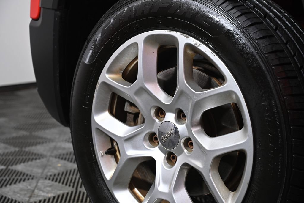 Used 2015 Jeep Renegade Latitude image 29