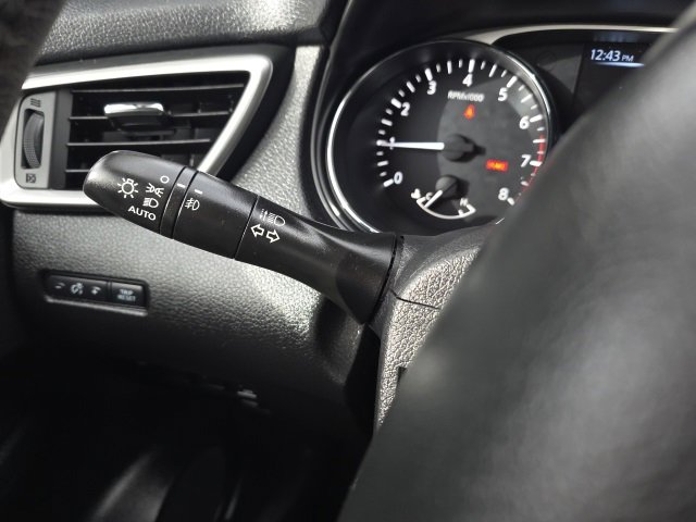 Used 2015 Nissan Rogue SL image 13