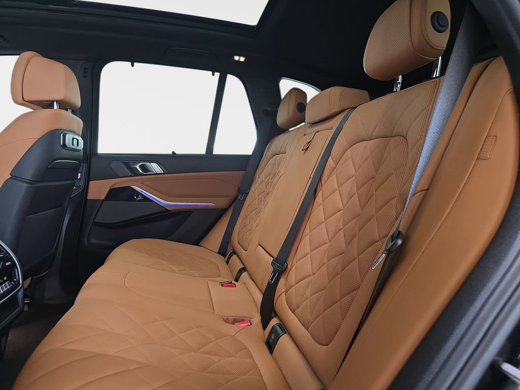 Used 2024 BMW X5 xDrive40i w/ Executive Package image 14