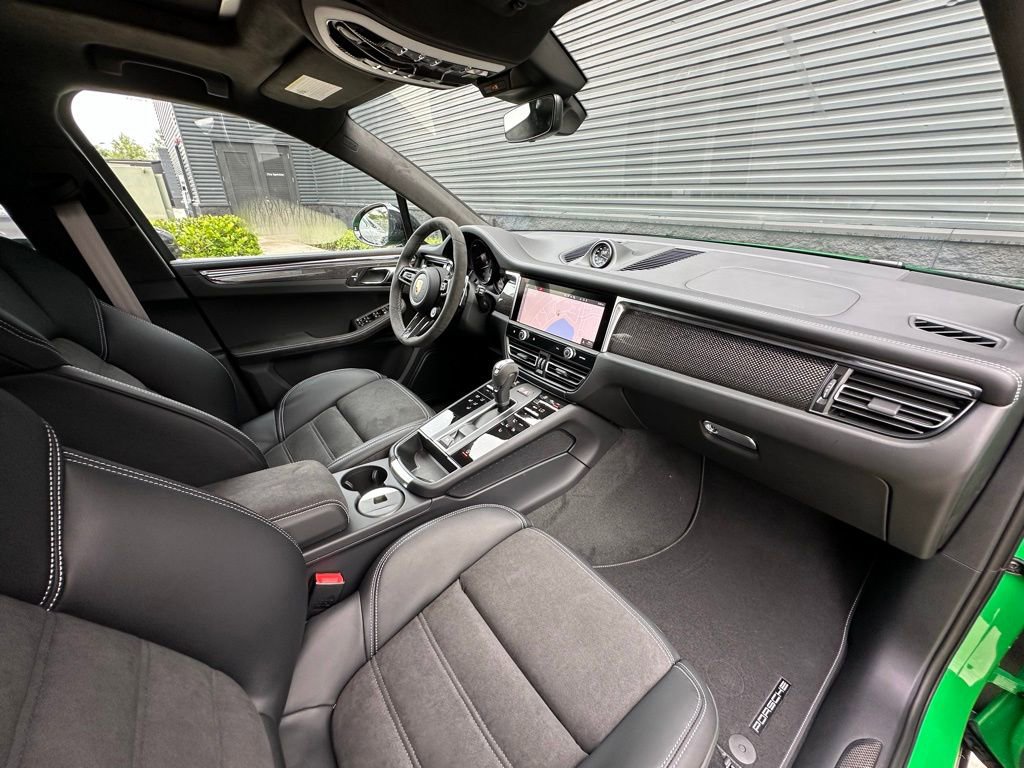 Used 2025 Porsche Macan GTS image 37