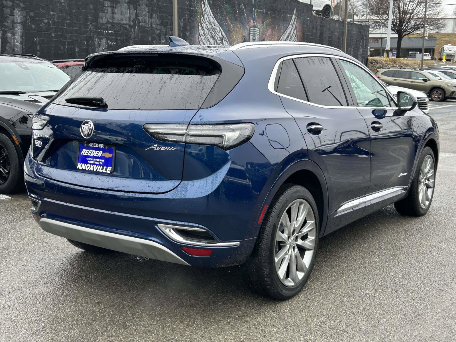 Used 2023 Buick Envision Avenir image 3
