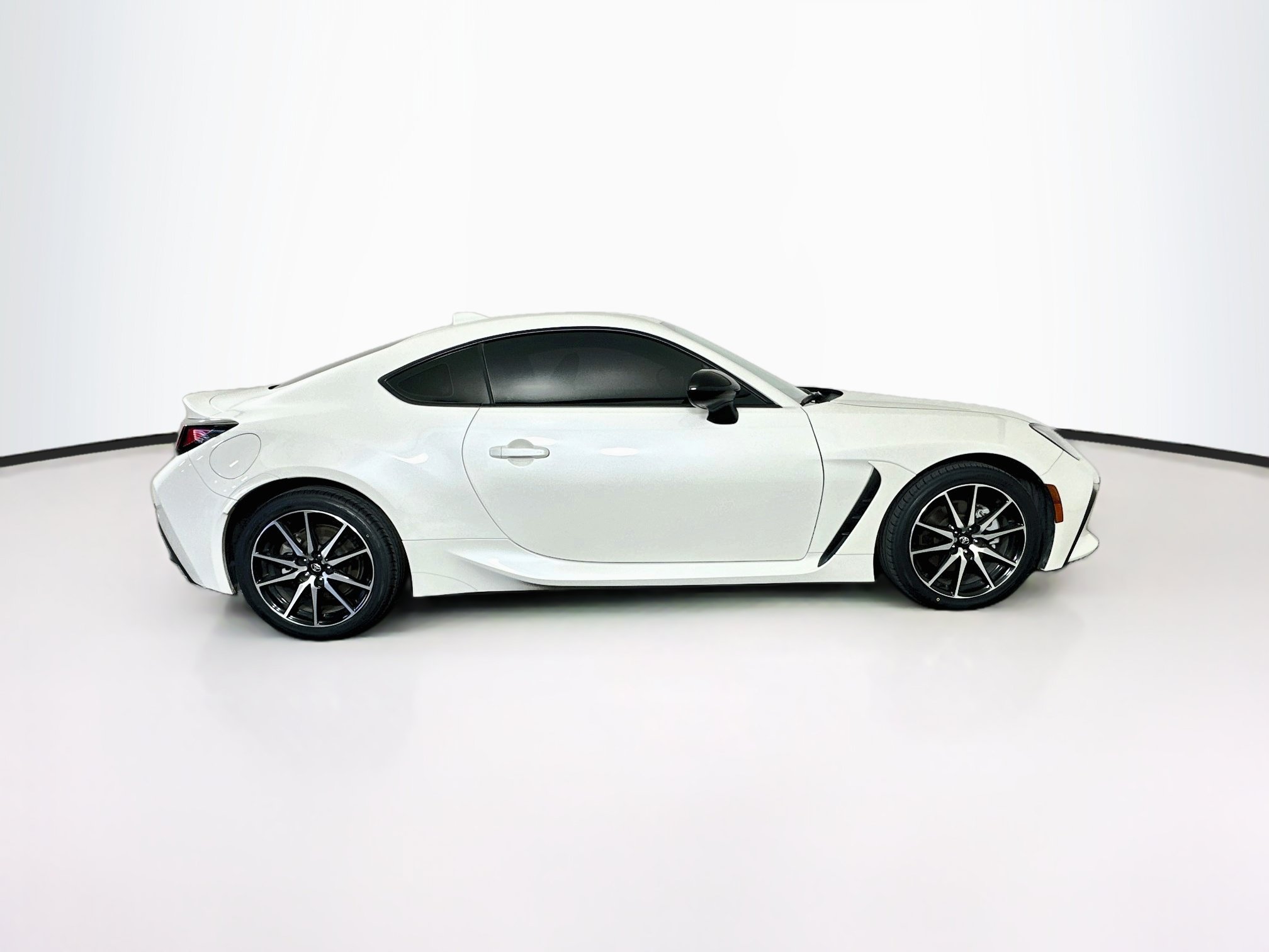 Used 2024 Toyota GR86 RWD image 10