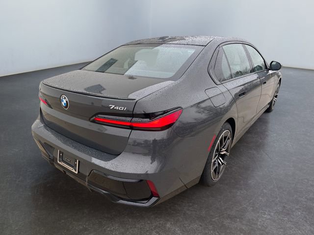 New 2026 BMW 740i xDrive image 14
