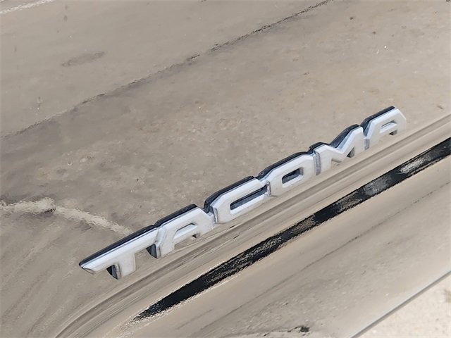 Used 2023 Toyota Tacoma TRD Off-Road AWD/4WD image 9