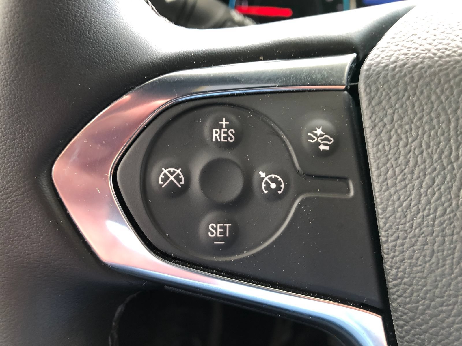 Used 2023 Chevrolet Traverse LT w/ Rear Camera Mirror Package AWD/4WD image 36