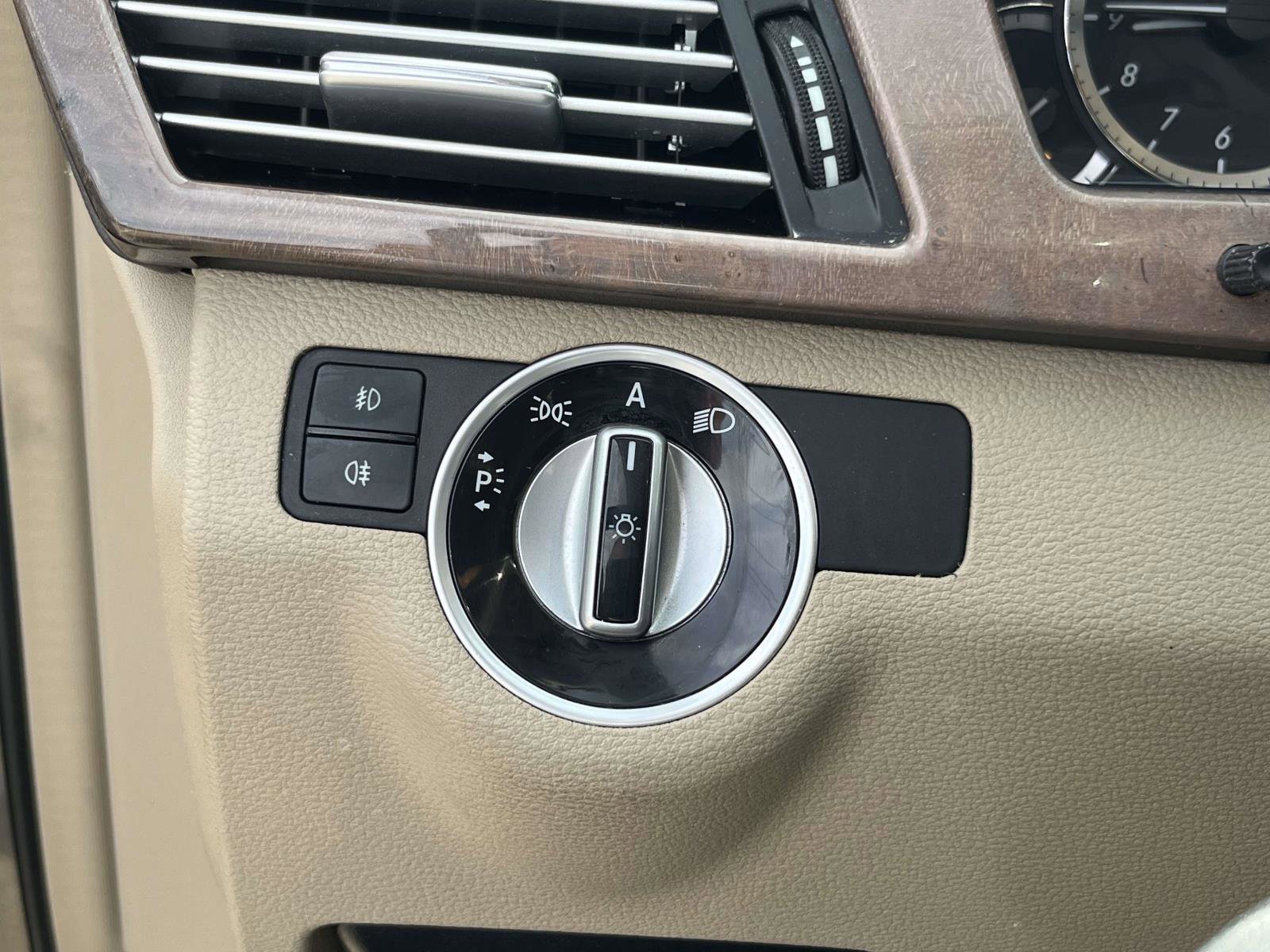 Used 2011 Mercedes-Benz E 350 4MATIC Sedan image 12