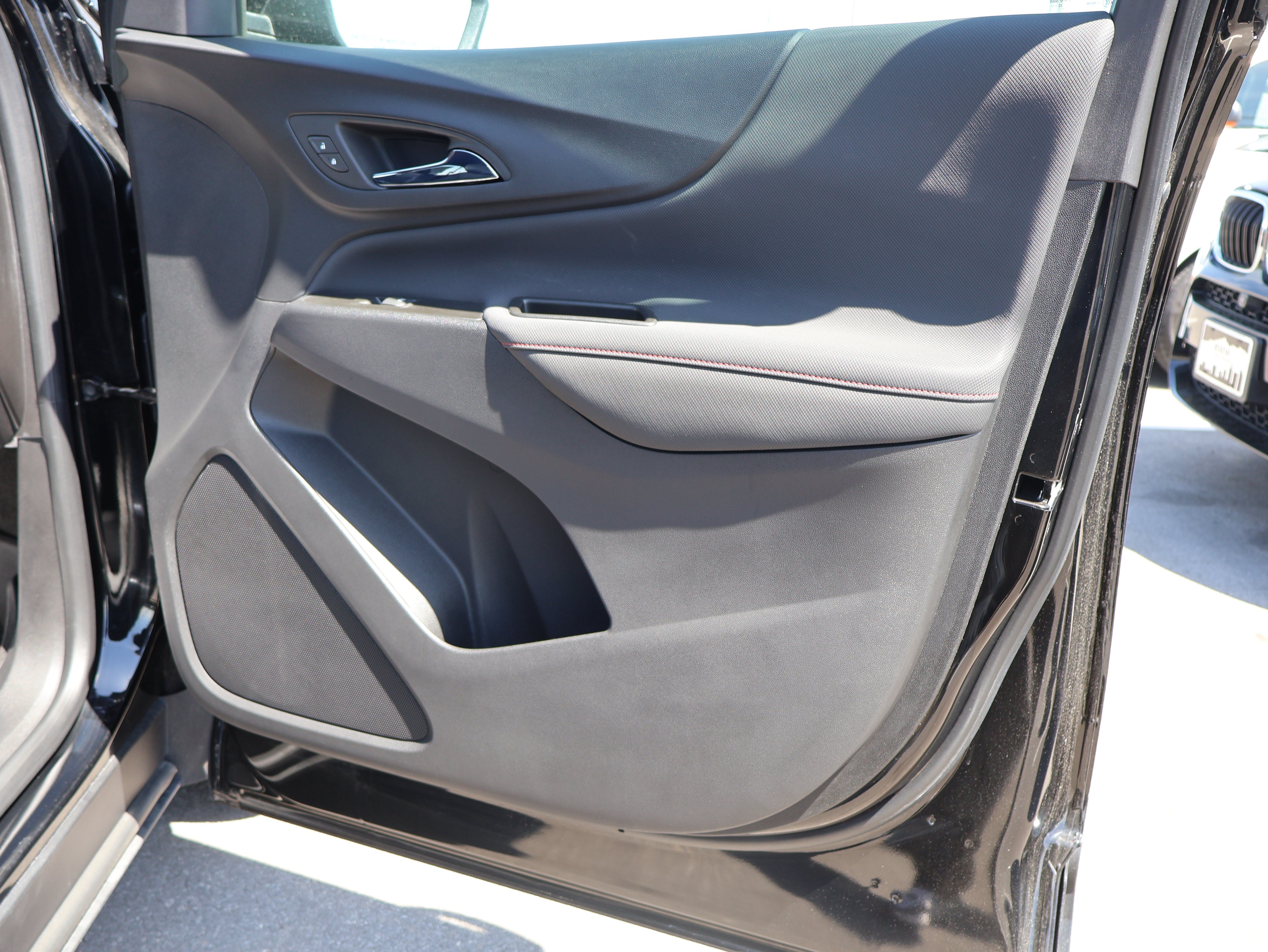 Used 2023 Chevrolet Equinox RS w/ LPO, Floor Liner Package AWD/4WD image 11