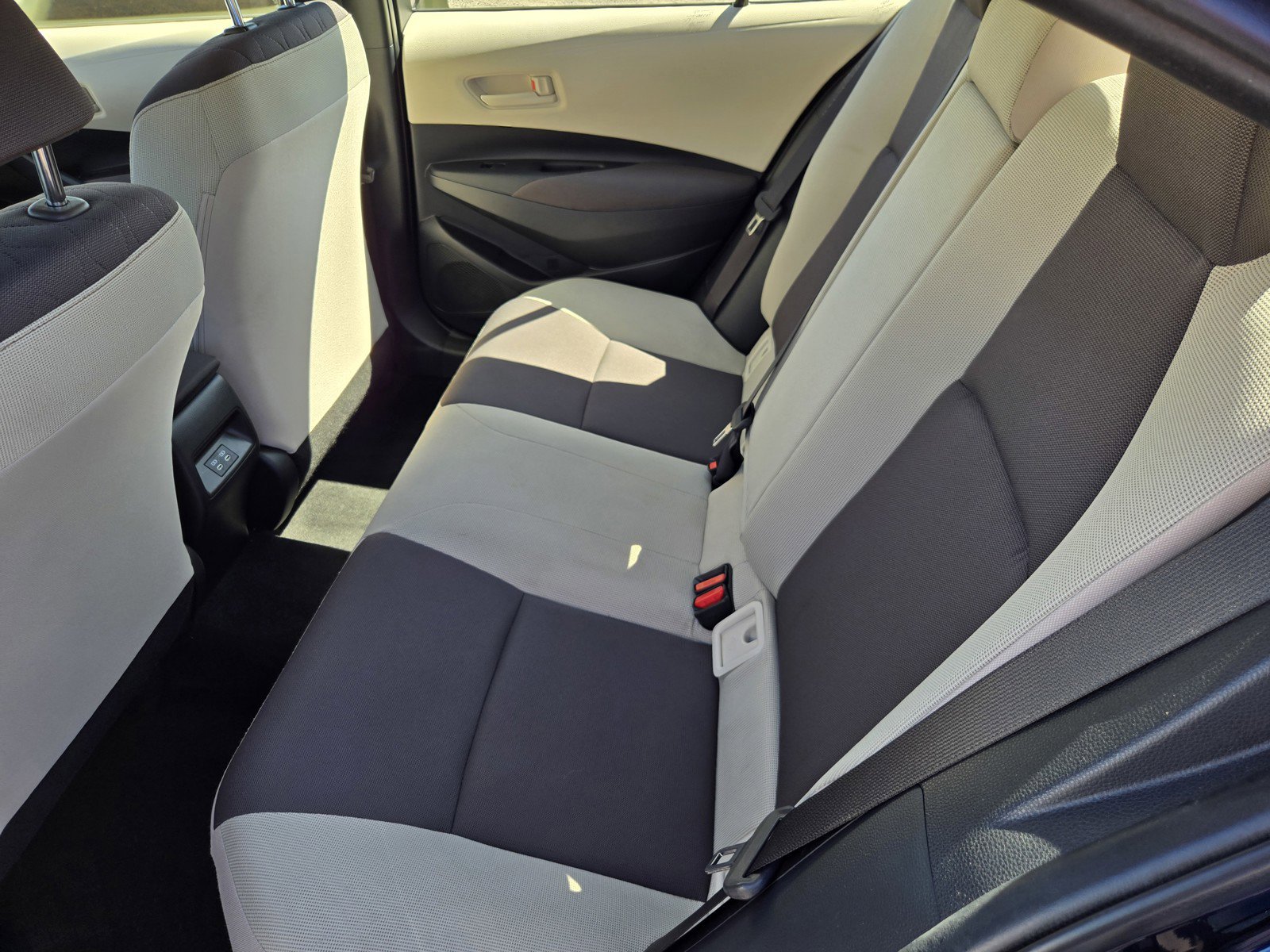 Used 2023 Toyota Corolla LE image 11