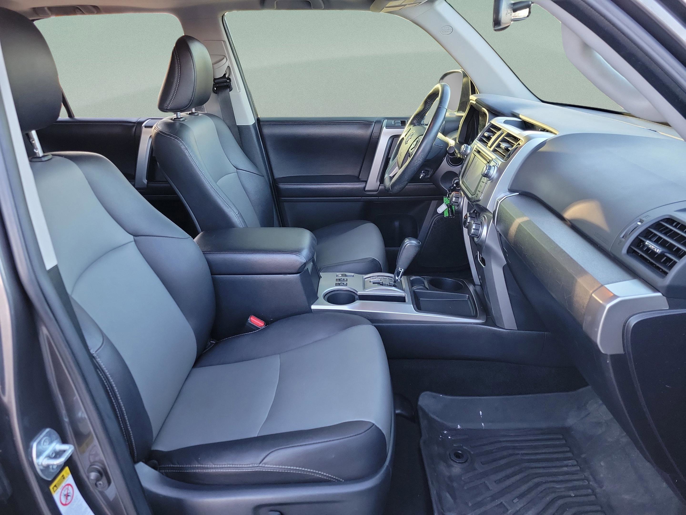 Used 2017 Toyota 4Runner SR5 Premium image 31