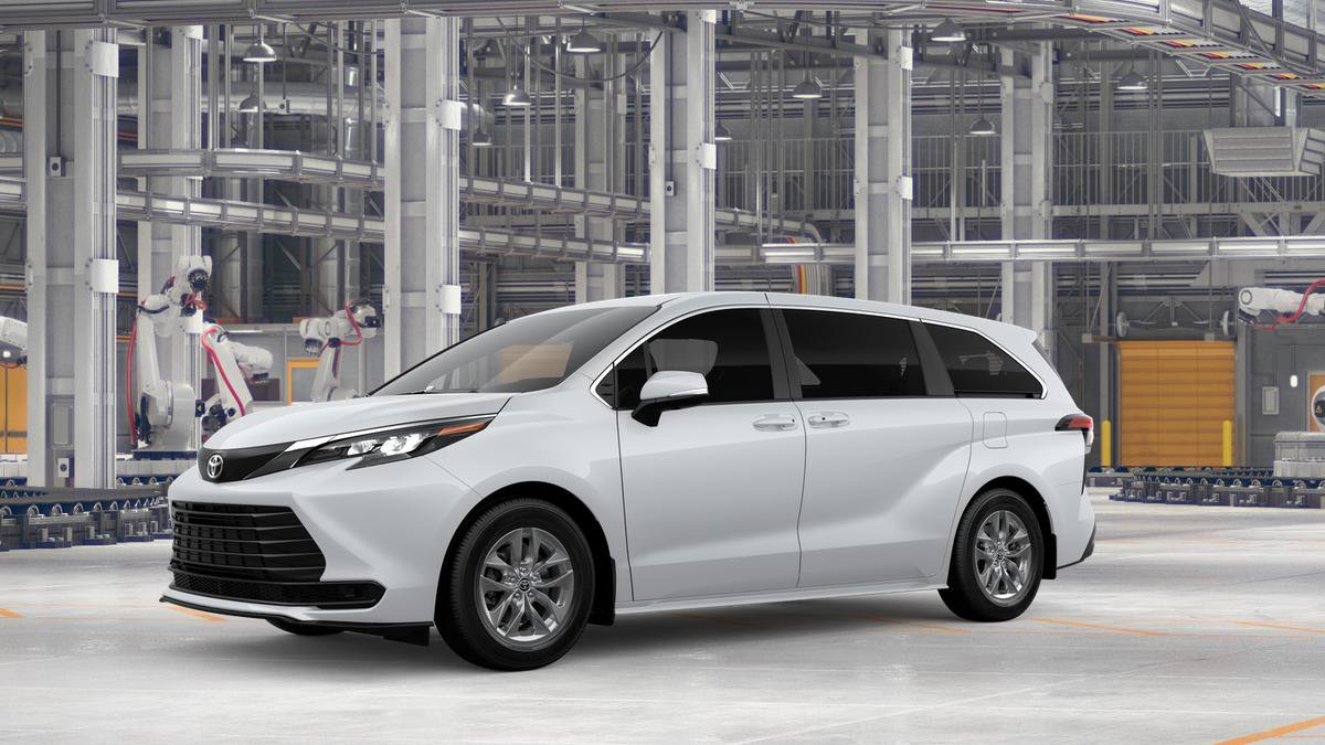 New 2026 Toyota Sienna LE FWD image 2