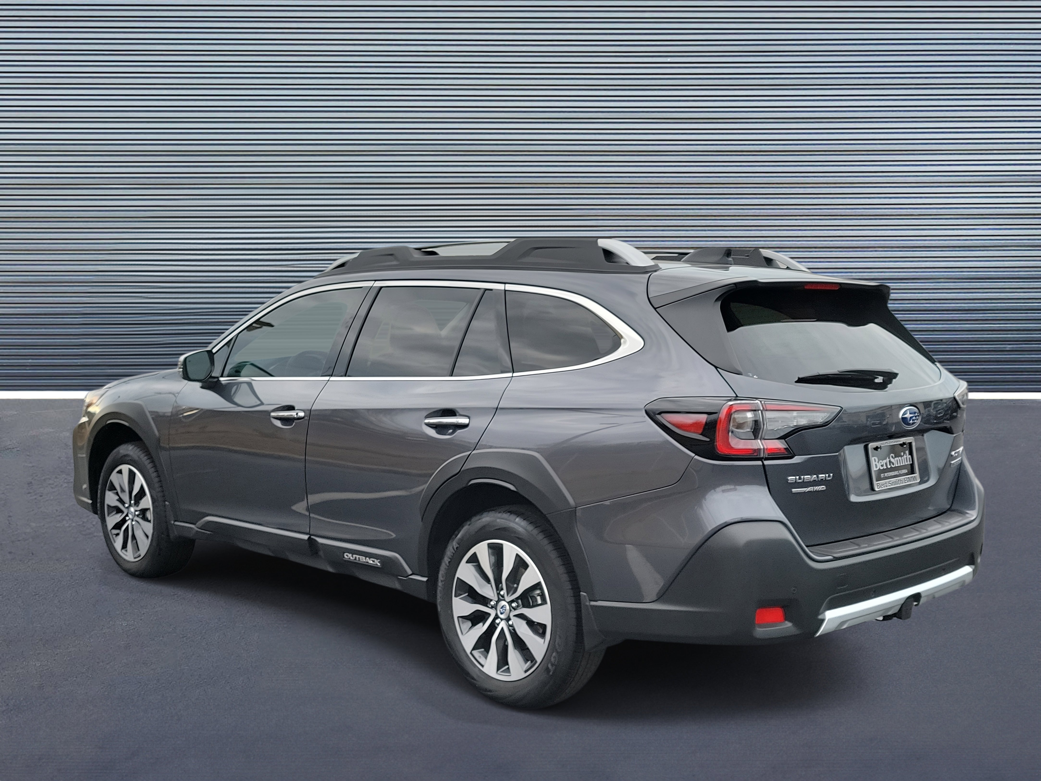 Used 2025 Subaru Outback Touring XT w/ Popular Package #2 image 4