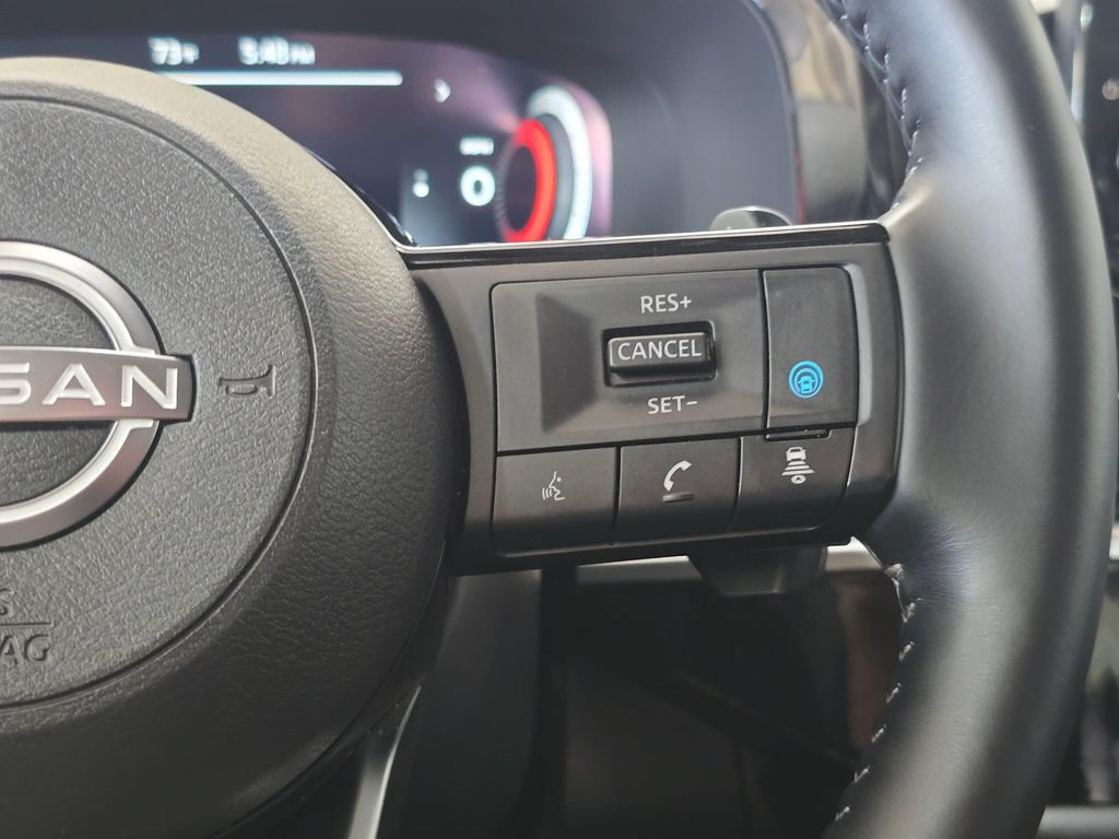 Used 2025 Nissan Pathfinder Platinum AWD/4WD image 12