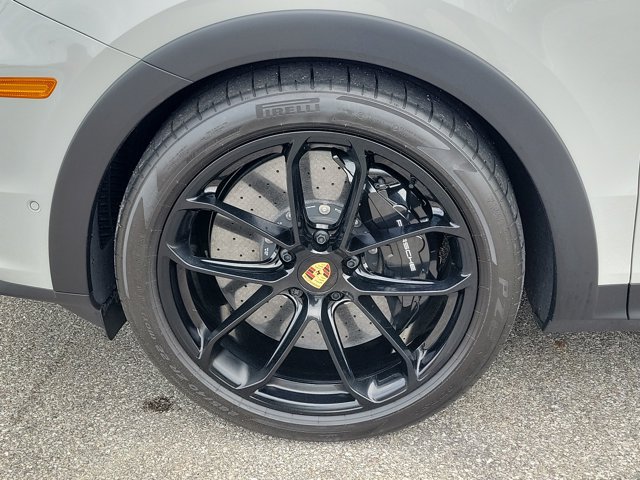 Certified 2025 Porsche Cayenne Turbo GT AWD/4WD image 11