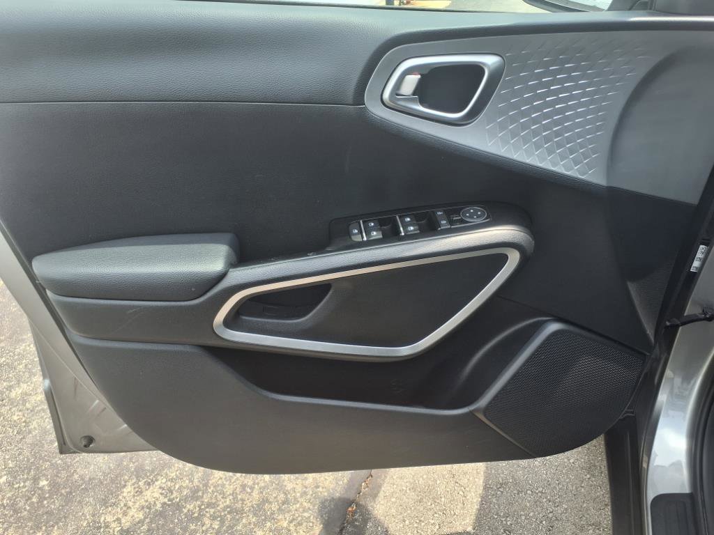 Used 2024 Kia Soul LX w/ Option Group 015 image 11