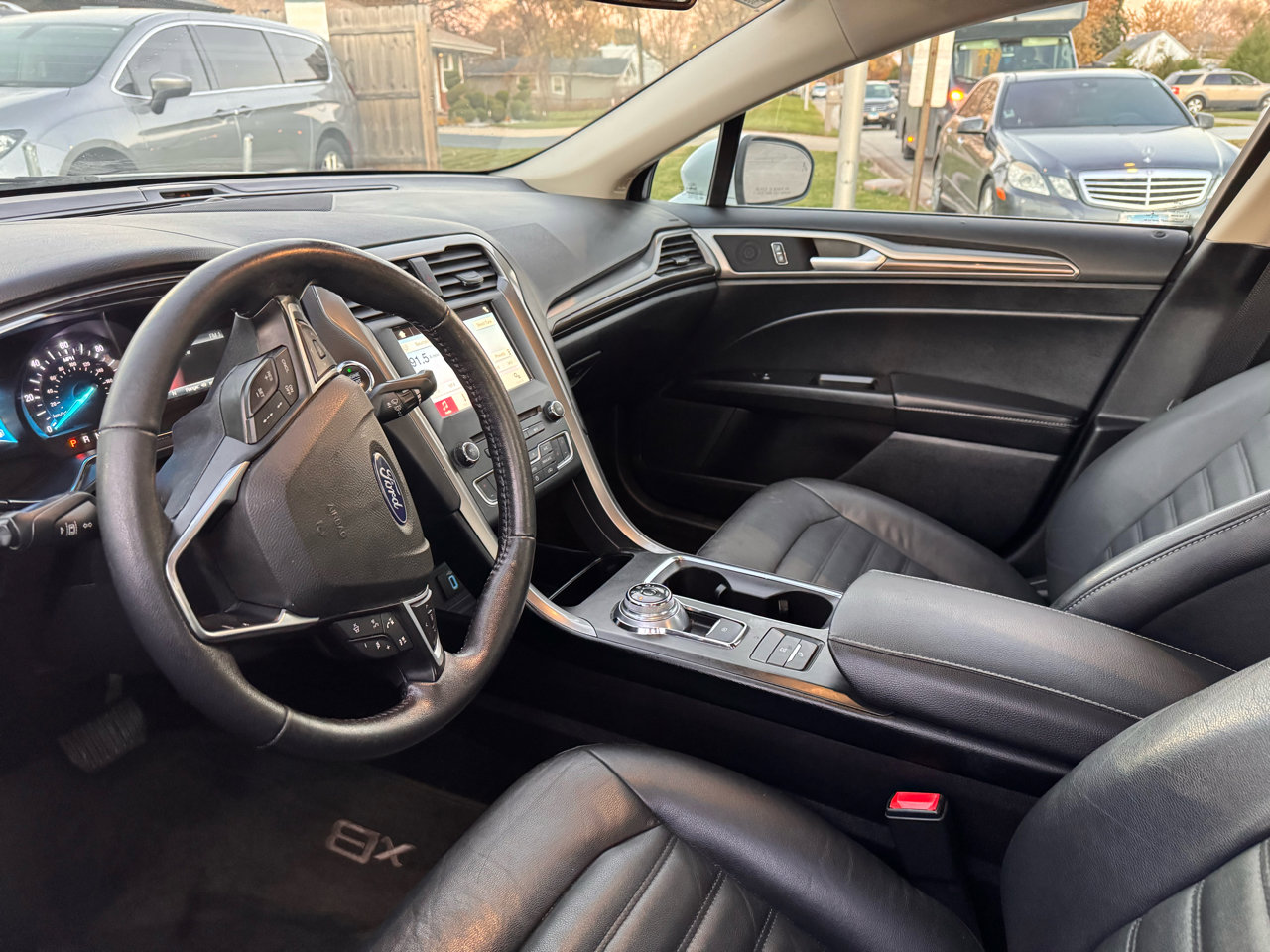 Used 2018 Ford Fusion SE w/ Equipment Group 602A image 10