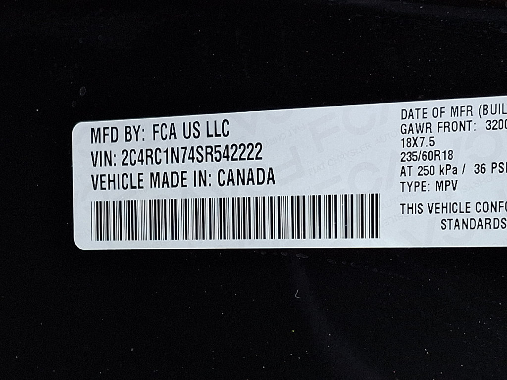 Certified 2025 Chrysler Pacifica Pinnacle FWD image 28