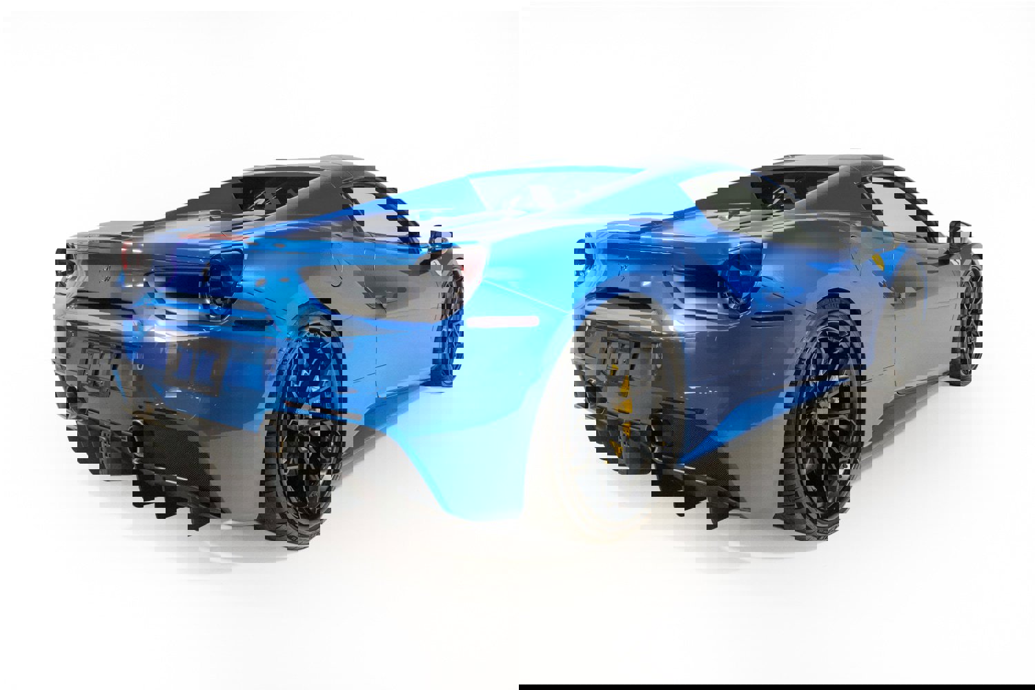 Used 2017 Ferrari 488 Spider RWD image 9