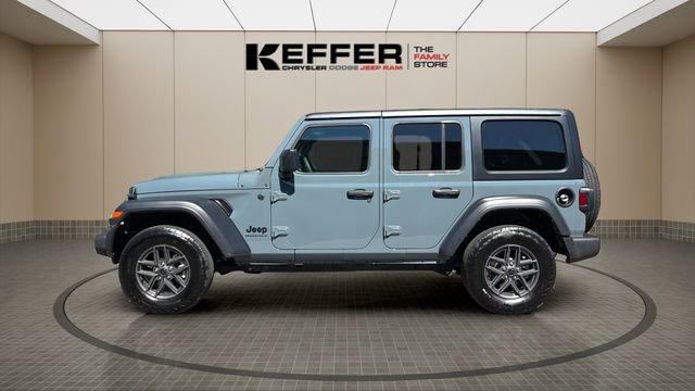 Used 2024 Jeep Wrangler Sport S image 2