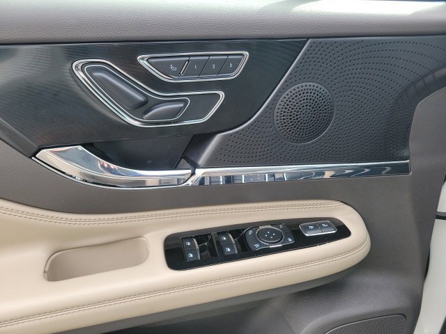 Certified 2024 Lincoln Corsair FWD image 42