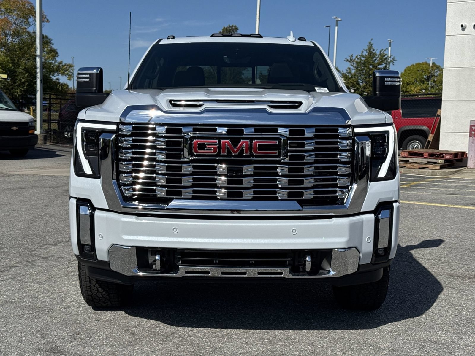Used 2026 GMC Sierra 2500 Denali w/ Technology Package AWD/4WD image 3
