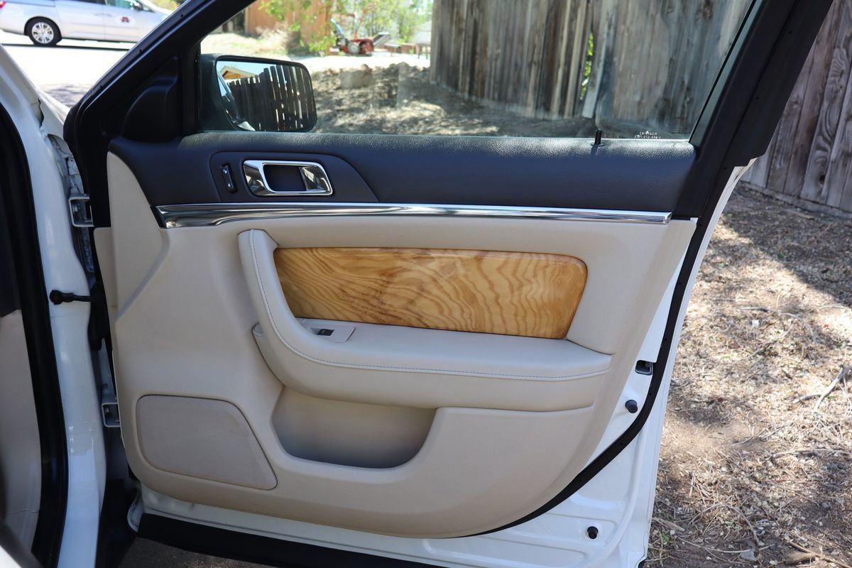 Used 2012 Lincoln MKS AWD image 26