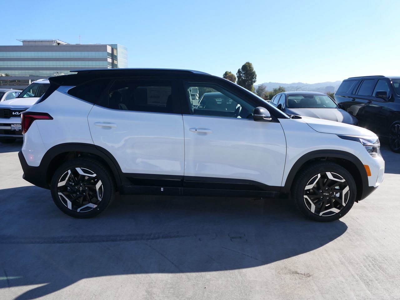 New 2026 Kia Seltos SX AWD/4WD image 2