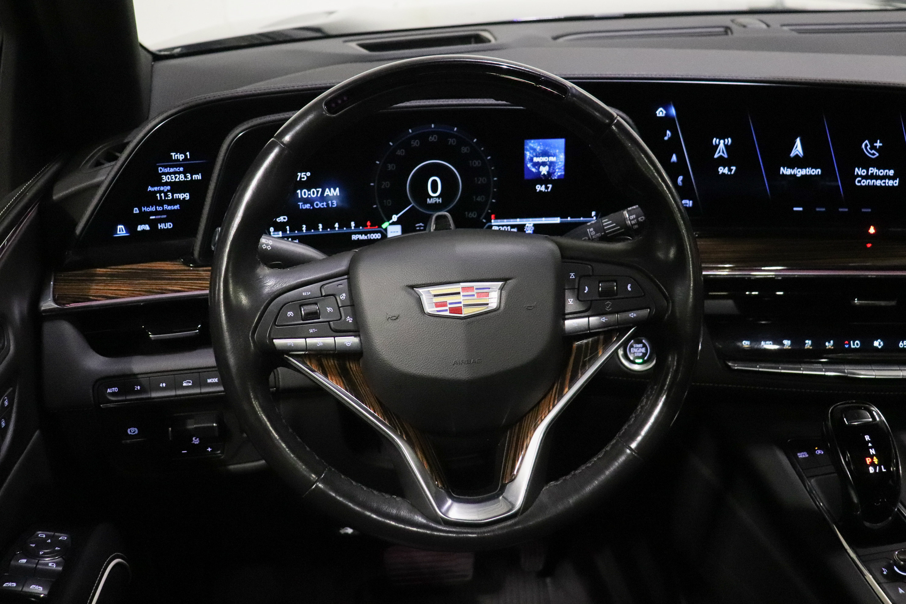 Used 2023 Cadillac Escalade ESV Premium Luxury w/ Performance Package AWD/4WD image 23