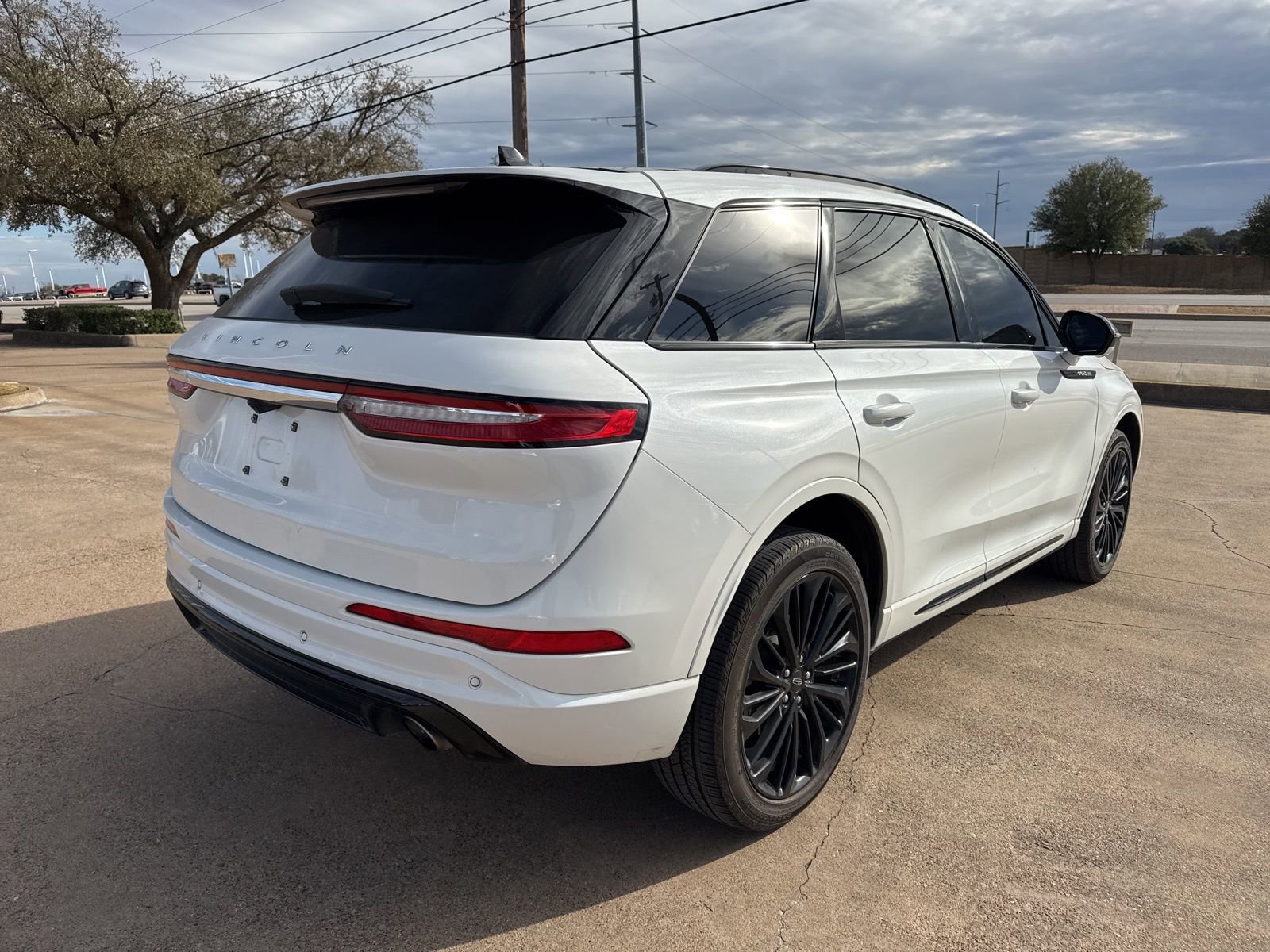 Used 2023 Lincoln Corsair Reserve w/ Equipment Group 201A image 7