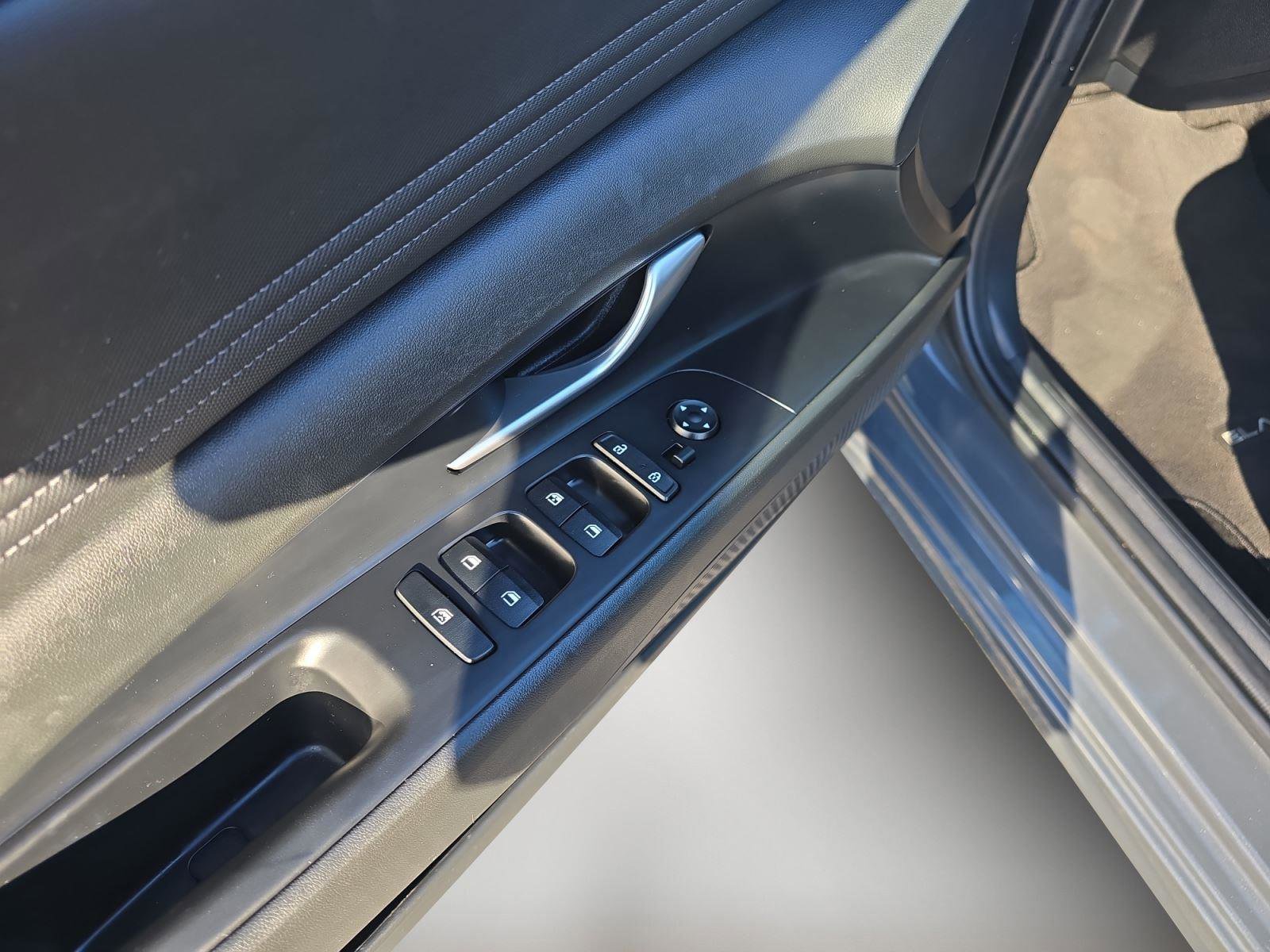 Certified 2023 Hyundai Elantra SEL w/ Convenience Package image 22