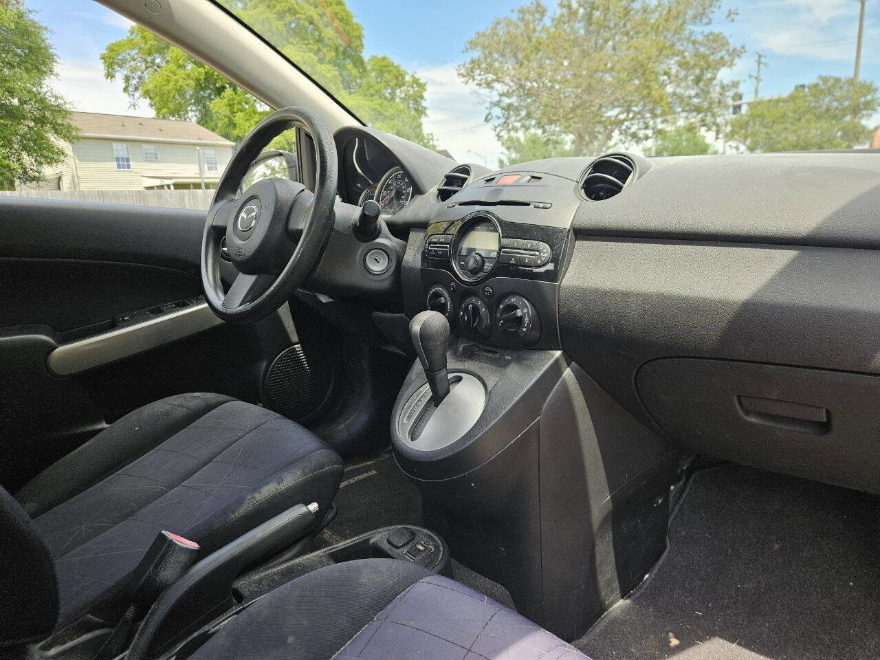 Used 2013 MAZDA MAZDA2 Sport FWD image 13