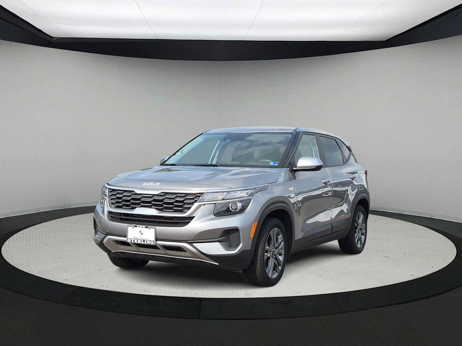 Used 2023 Kia Seltos LX AWD/4WD image 4