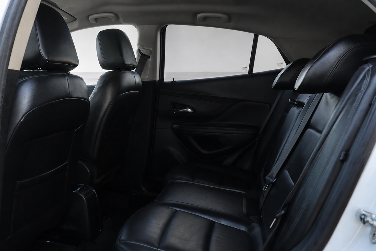 Used 2017 Buick Encore Essence FWD image 17