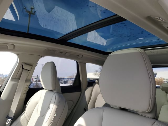 New 2026 Volvo XC60 T8 Ultra w/ Protection Package Premier AWD/4WD image 6