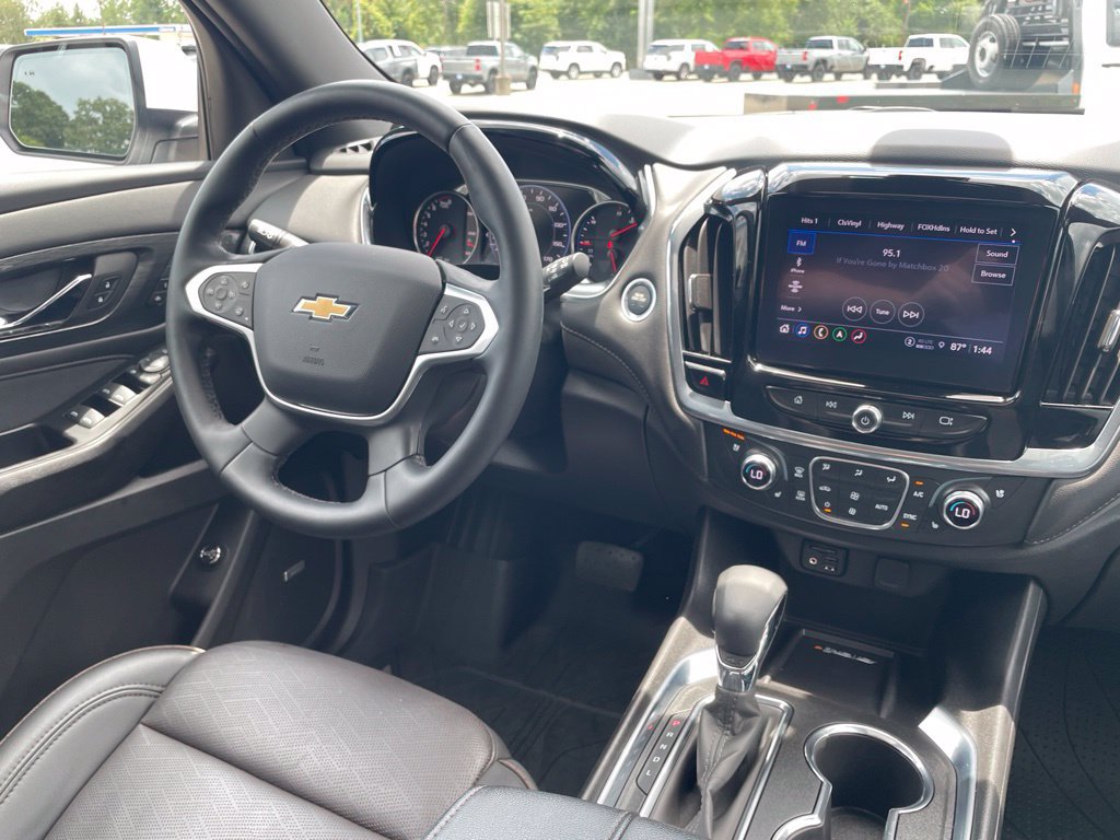 Used 2023 Chevrolet Traverse High Country w/ LPO, Floor Liner Package AWD/4WD image 33