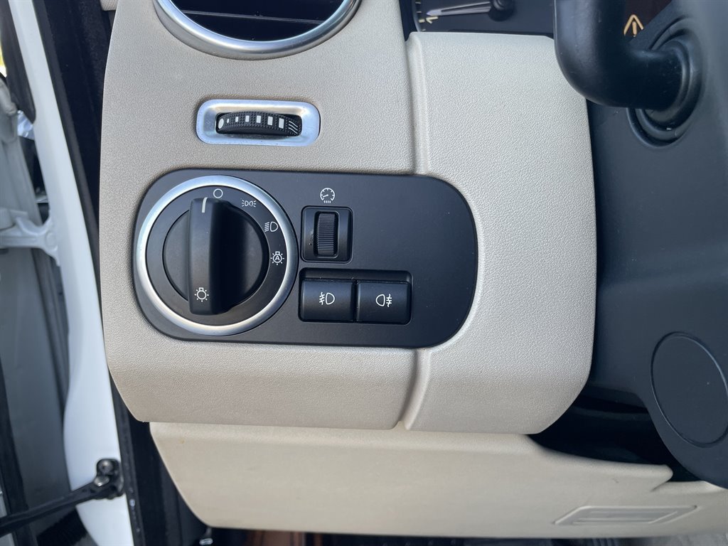 Used 2016 Land Rover LR4 HSE AWD/4WD image 35