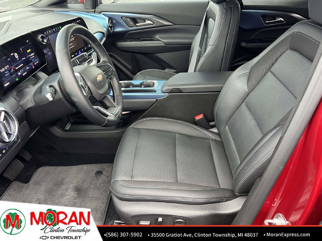 Certified 2024 Chevrolet Equinox EV LT FWD image 17