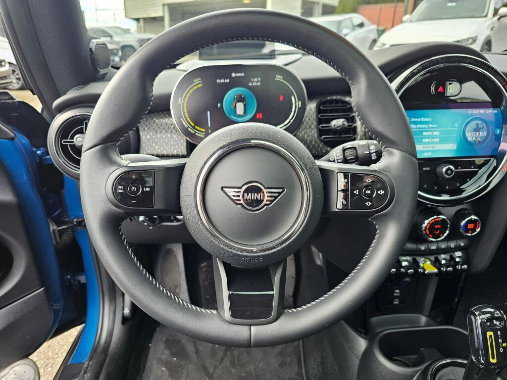 Used 2023 MINI Cooper SE image 32