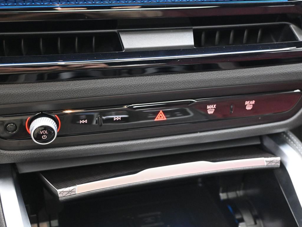 Used 2025 BMW i4 eDrive40 w/ M Sport Package image 16