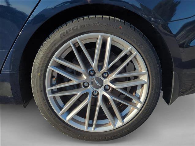 Used 2020 Genesis G70 2.0T image 8