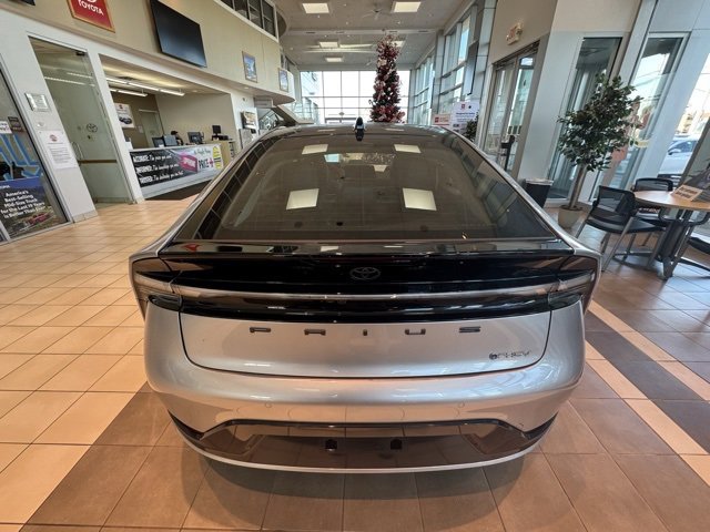 New 2025 Toyota Prius Plug-In Hybrid image 4