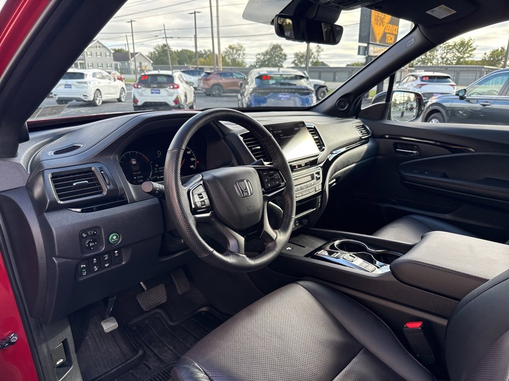 Used 2024 Honda Ridgeline Black Edition image 9