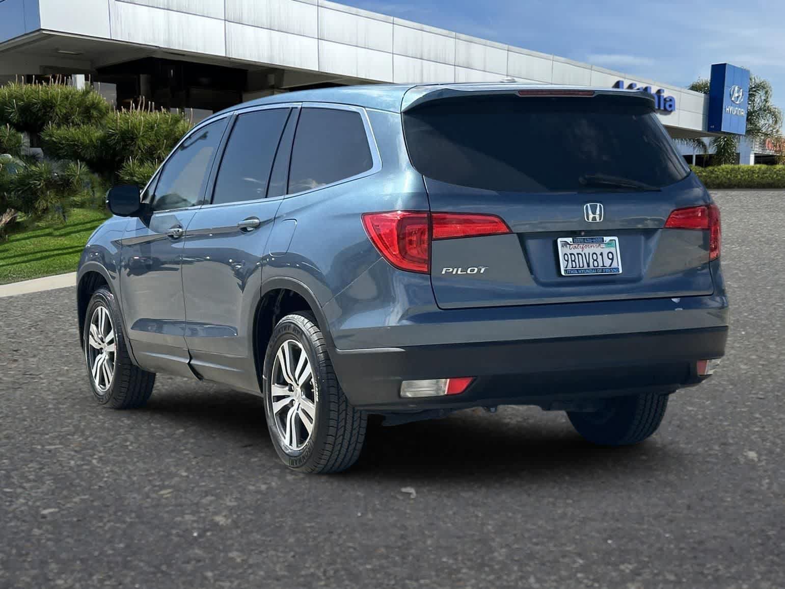 Used 2017 Honda Pilot EX image 7