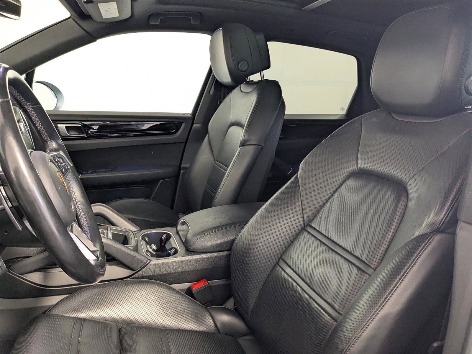 Used 2021 Porsche Cayenne image 9