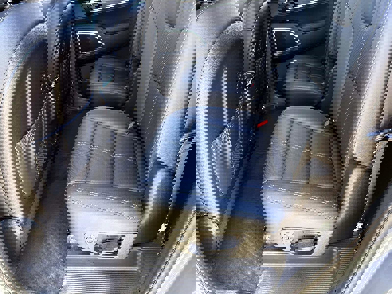 Used 2022 Kia Telluride EX w/ EX Premium Package image 12