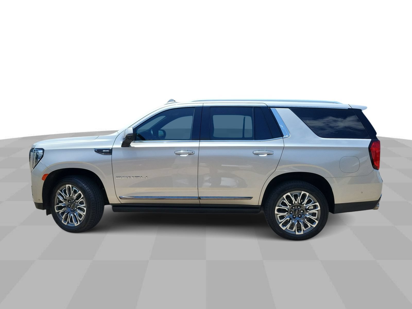 Used 2024 GMC Yukon Denali Ultimate AWD/4WD image 5